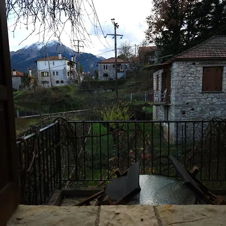 η γωνιά Πανσιόν Mikrón Khoríon